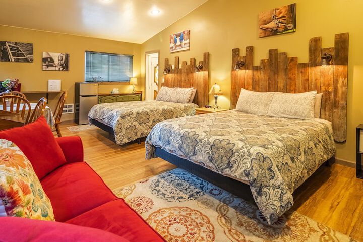 Room 32 of 51