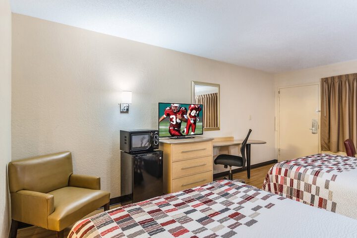 Room 33 of 40