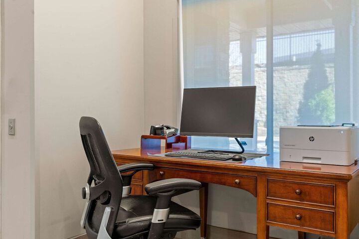 Business Center 11 of 11