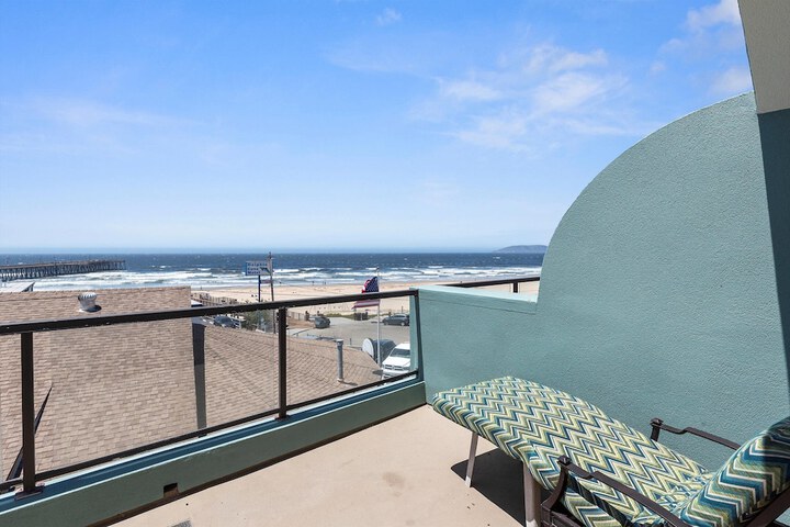 Beach House Inn & Suites