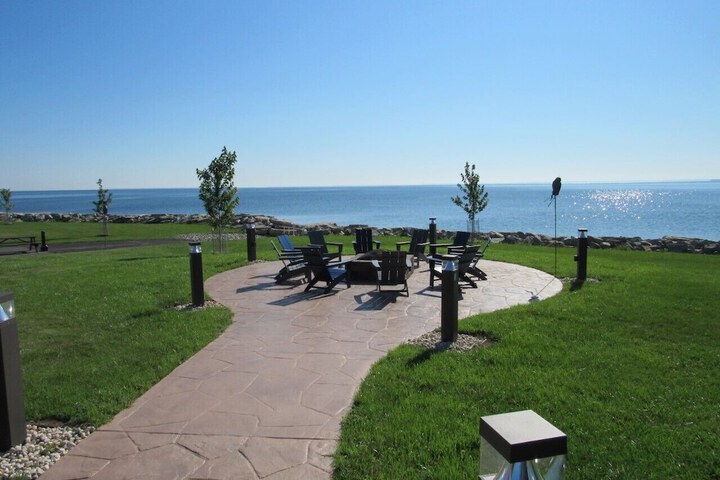 AmericInn by Wyndham Menominee