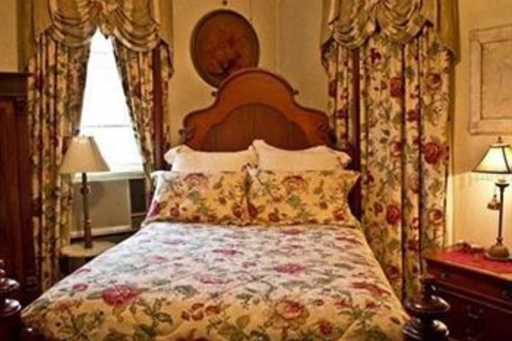 Room 66 of 104