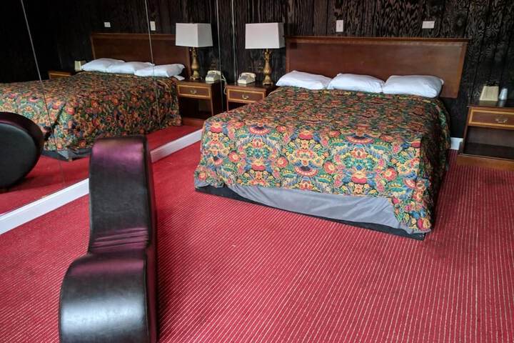 Room 15 of 36