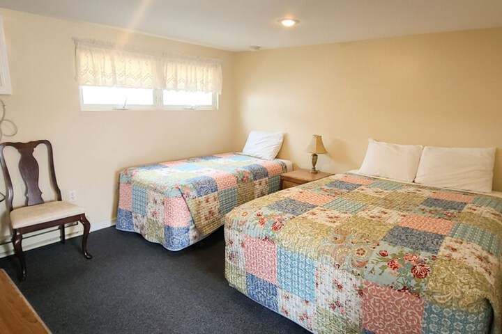 Room 13 of 18