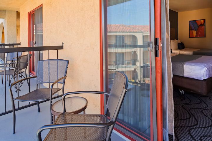 Best Western Plus Heritage Inn