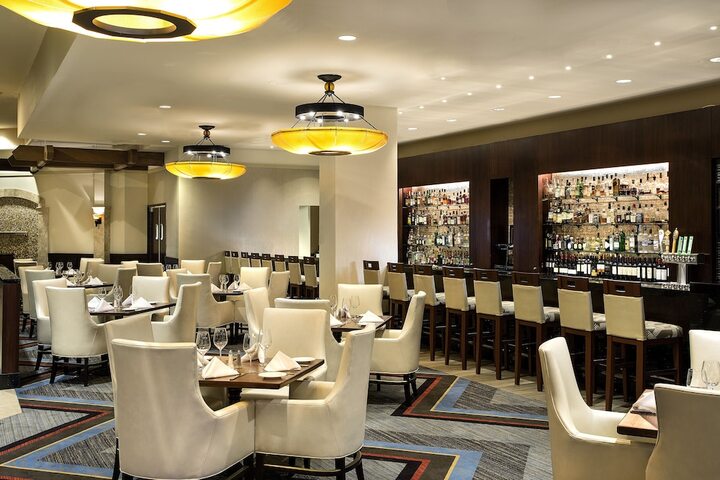 Lounge 56 of 67