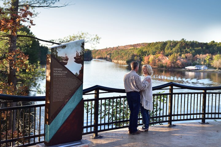 Natura Vue Resort & Boathouse