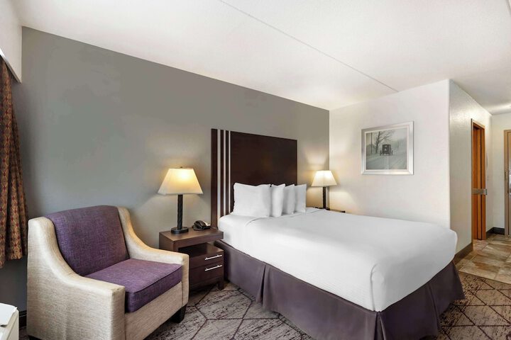 Room 35 of 67