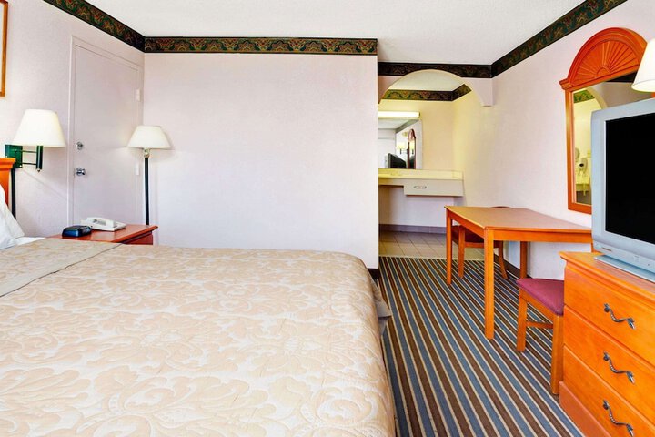 Room 23 of 23