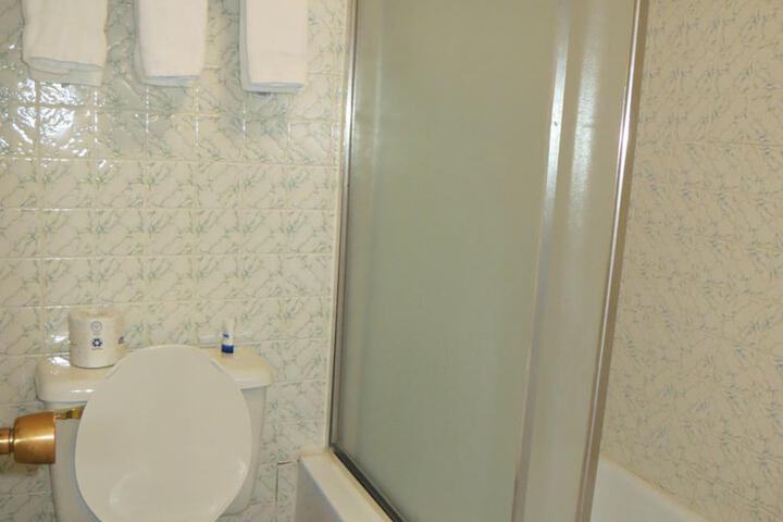 Room 32 of 52
