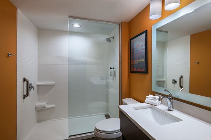 Room 14 of 25