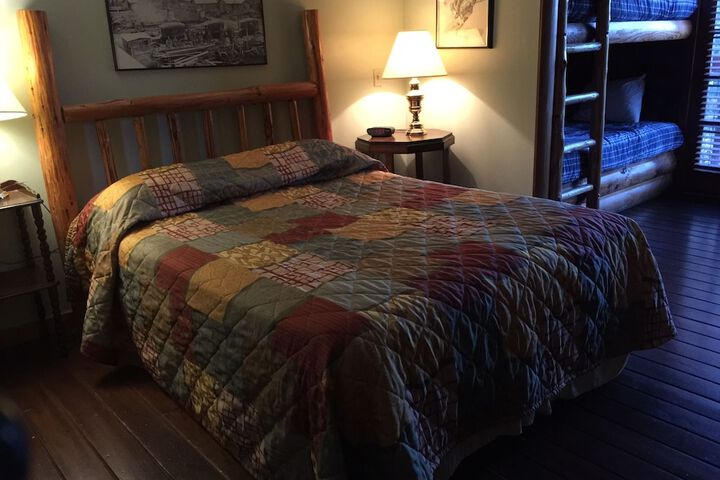 Room 65 of 98