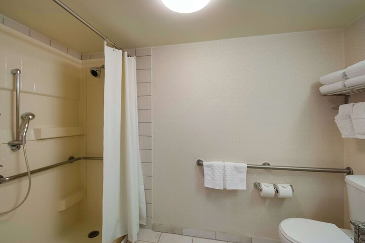 Room 13 of 27