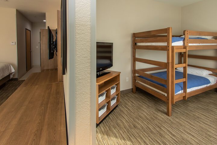 Room 81 of 135