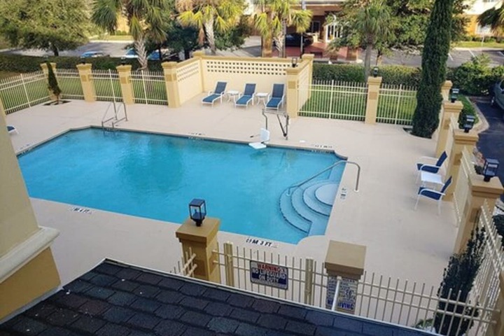 Pool 13 of 61