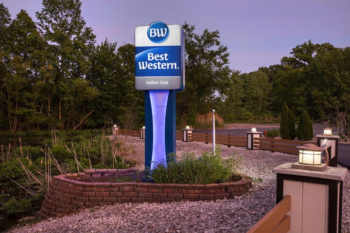 Best Western Indian Oak