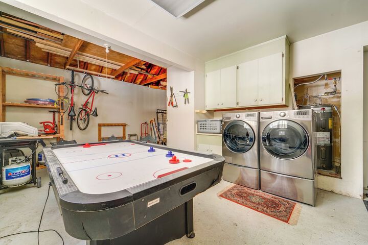 Graeagle Vacation Rental Cabin w / Game Room!