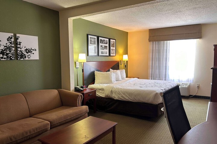 Room 8 of 20