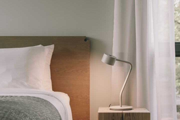 Stonebreaker Hotel