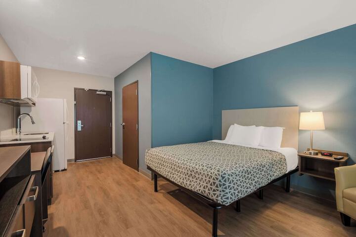 Room 21 of 32