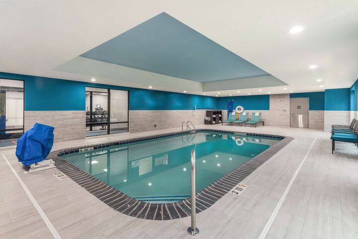 Hampton Inn & Suites Benton Harbor
