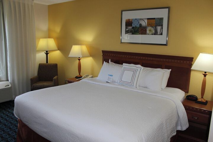 Room 40 of 104