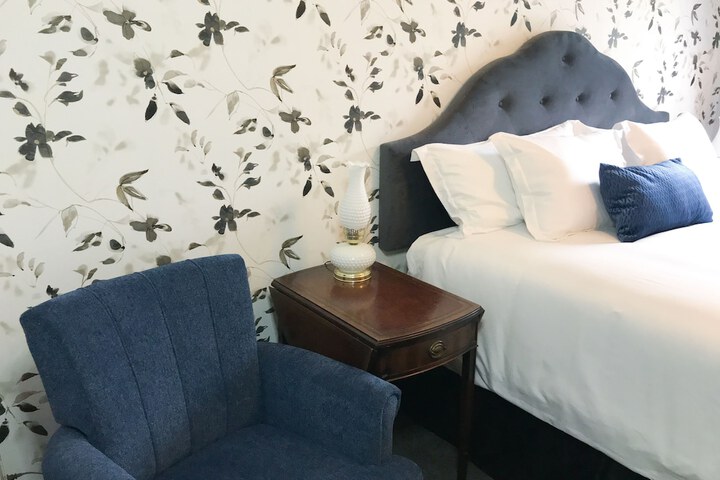 Room 53 of 92