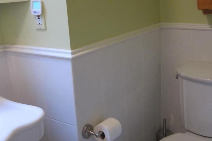Room 6 of 32