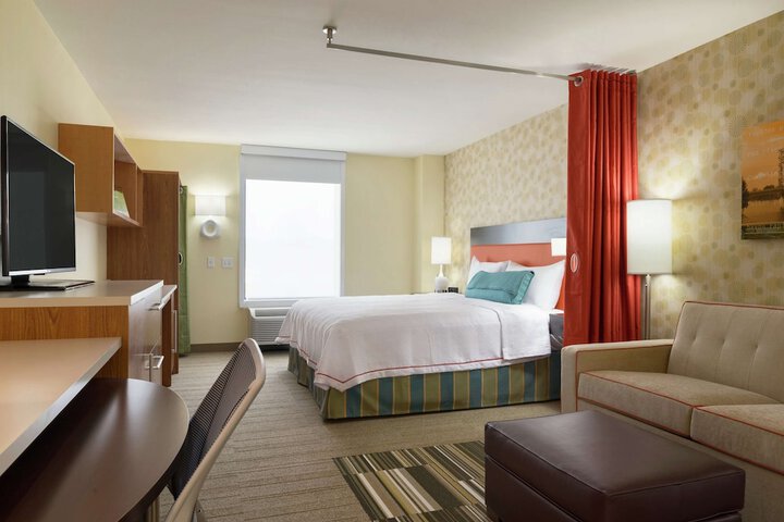 Room 10 of 29