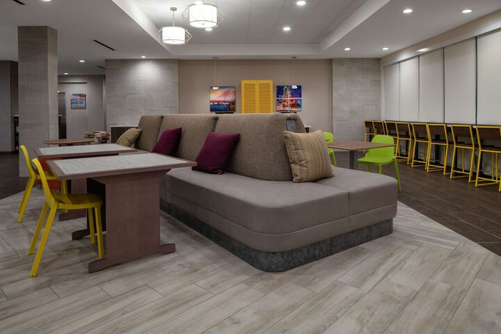 Business Center 19 of 20