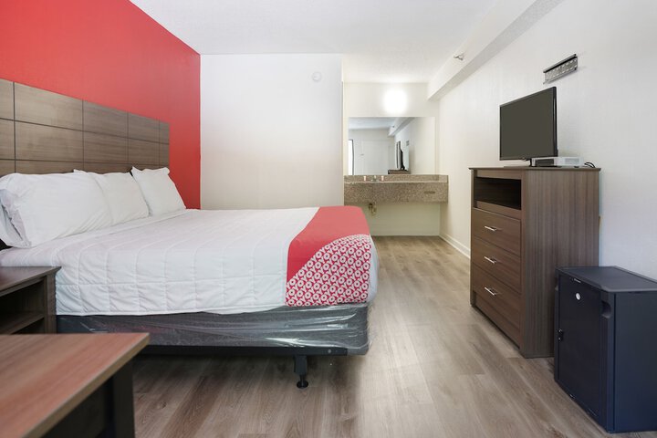 Room 27 of 30