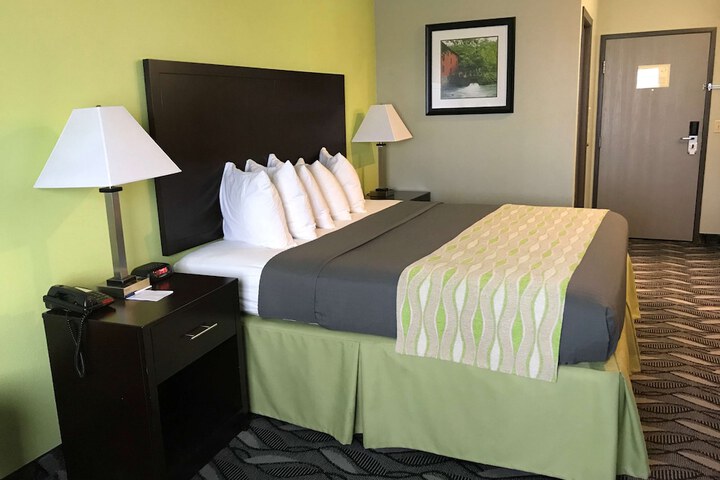 Room 14 of 27