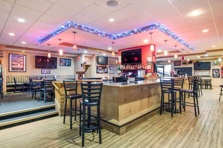 Comfort Inn & Suites Pittsburgh Fox Chapel