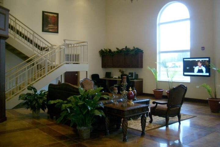 Heritage Inn & Suites