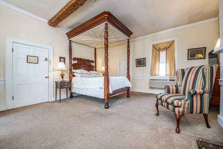 Wayside Inn