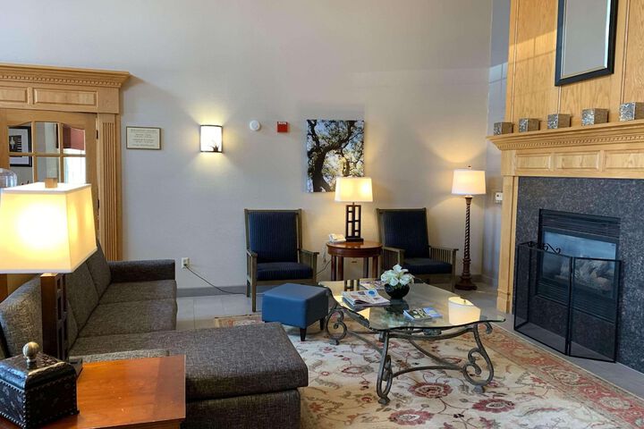 Hotel Interior 4 of 28