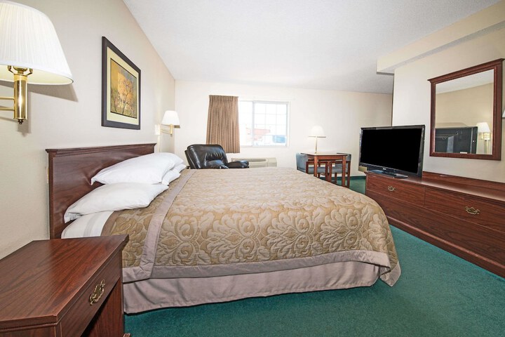Room 15 of 18