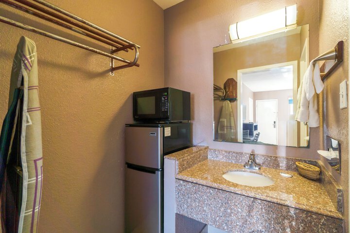 Woodfield Inn & Suites Hotel O Yoakum TX 111