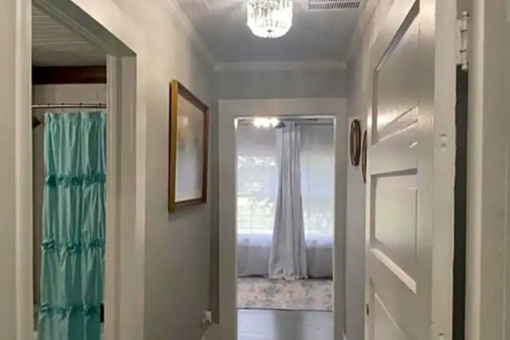 Dabbs Hotel
