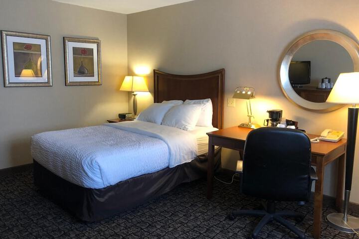 Room 13 of 28