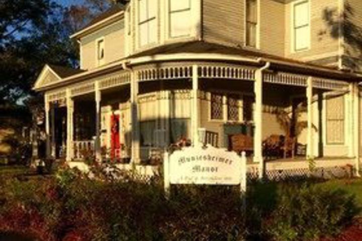 Munzesheimer Manor Bed & Breakfast