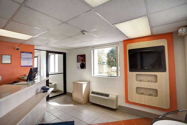Motel 6 Council Bluffs IA - Omaha East