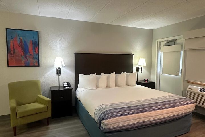 AmericInn by Wyndham Menominee