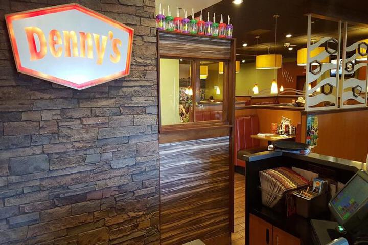 RAMADA BY WYNDHAM MEDFORD HOTEL AND CONF