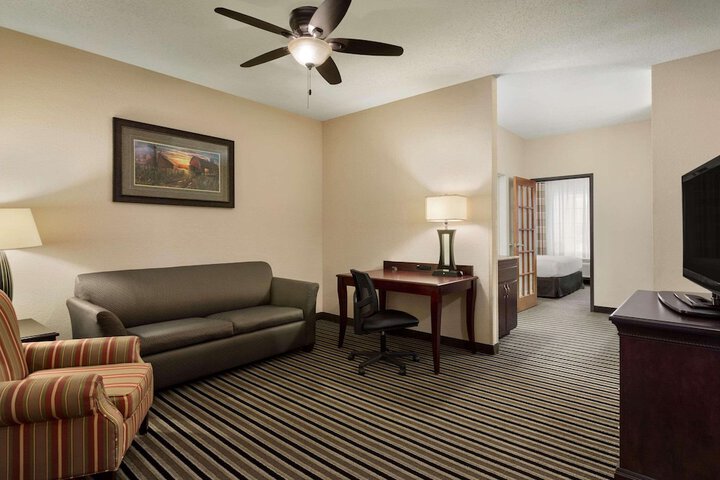 Country Inn & Suites by Radisson Little Falls, Mn