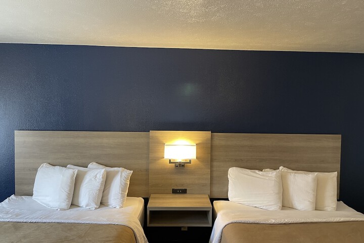 Room 8 of 21