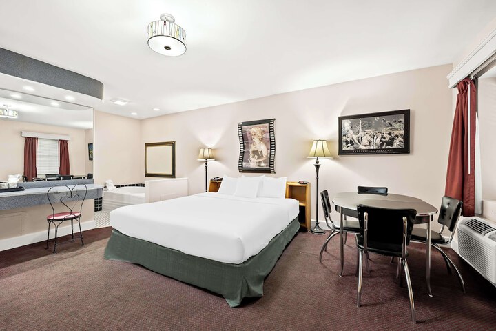 Room 19 of 41