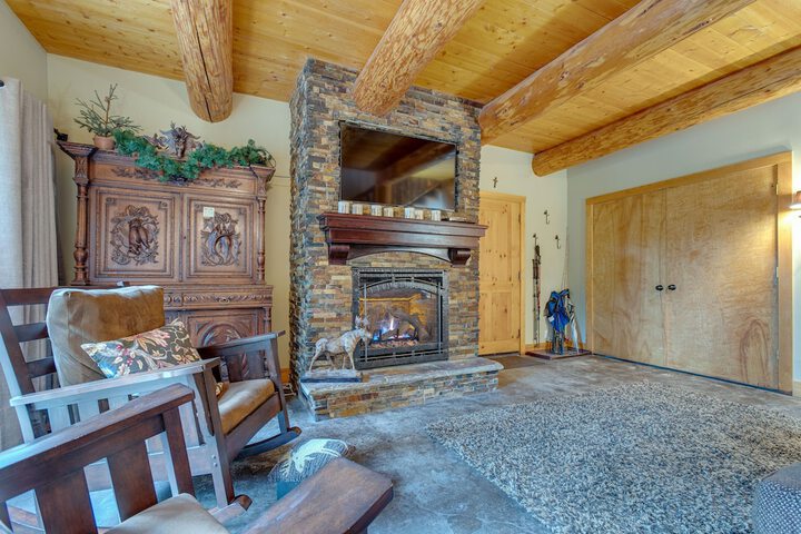 Idaho Springs Home w / Amazing Mountain Views!
