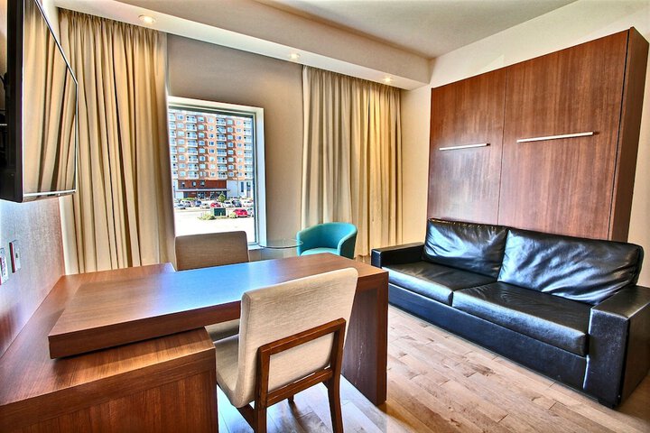 Room 77 of 112