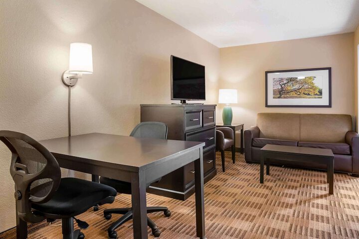 Room 15 of 22